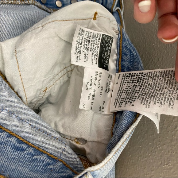 Levi’s 501 CT 32x32 Light Wash Distressed Jeans - Picture 13 of 14